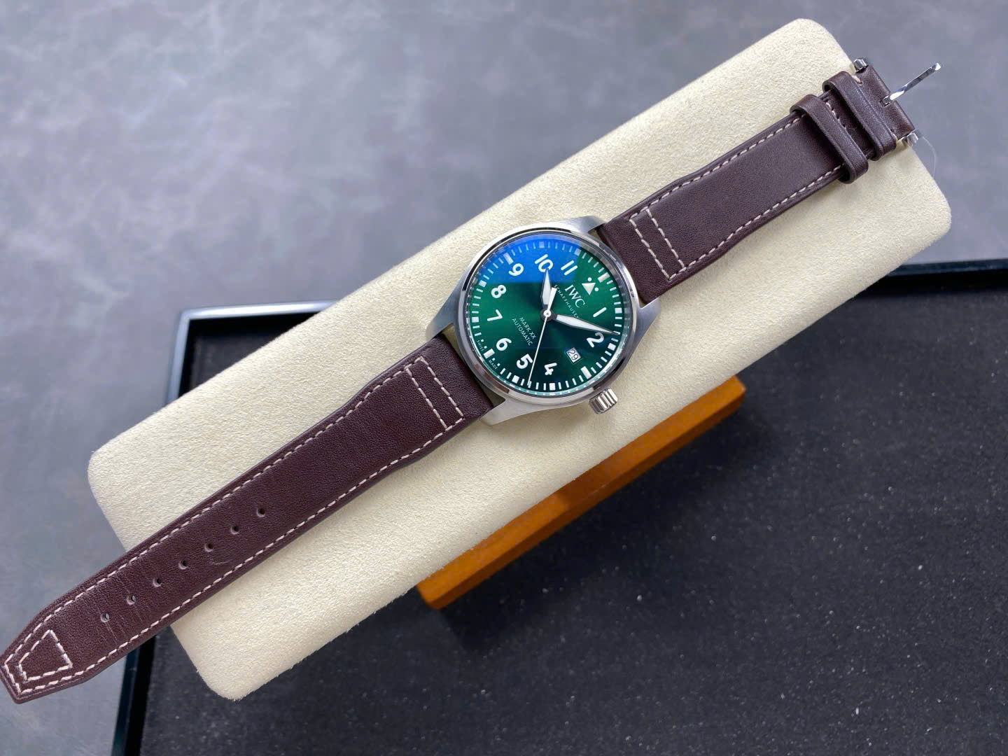 IWC Schaffhausen Pilot’s Mark XX Green Dial Watch 40mm