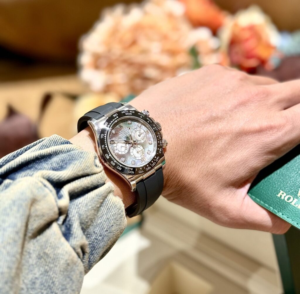 Đồng Hồ Khảm Trai Rolex Daytona Cọc Số Kim Cương Moissanite 40mm (3)