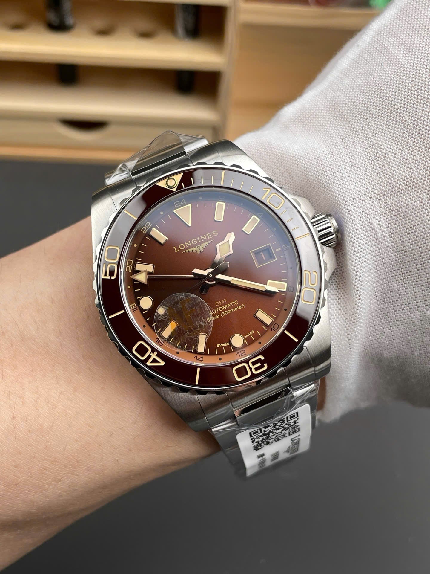 Longines HydroConquest Watch Brown Dial 41mm - Image 4