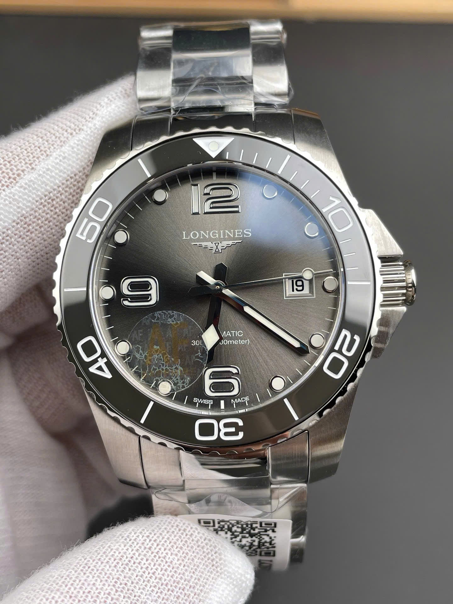 Longines Watch HydroConquest Gray Dial Automatic Swiss Movement 43mm - Image 3