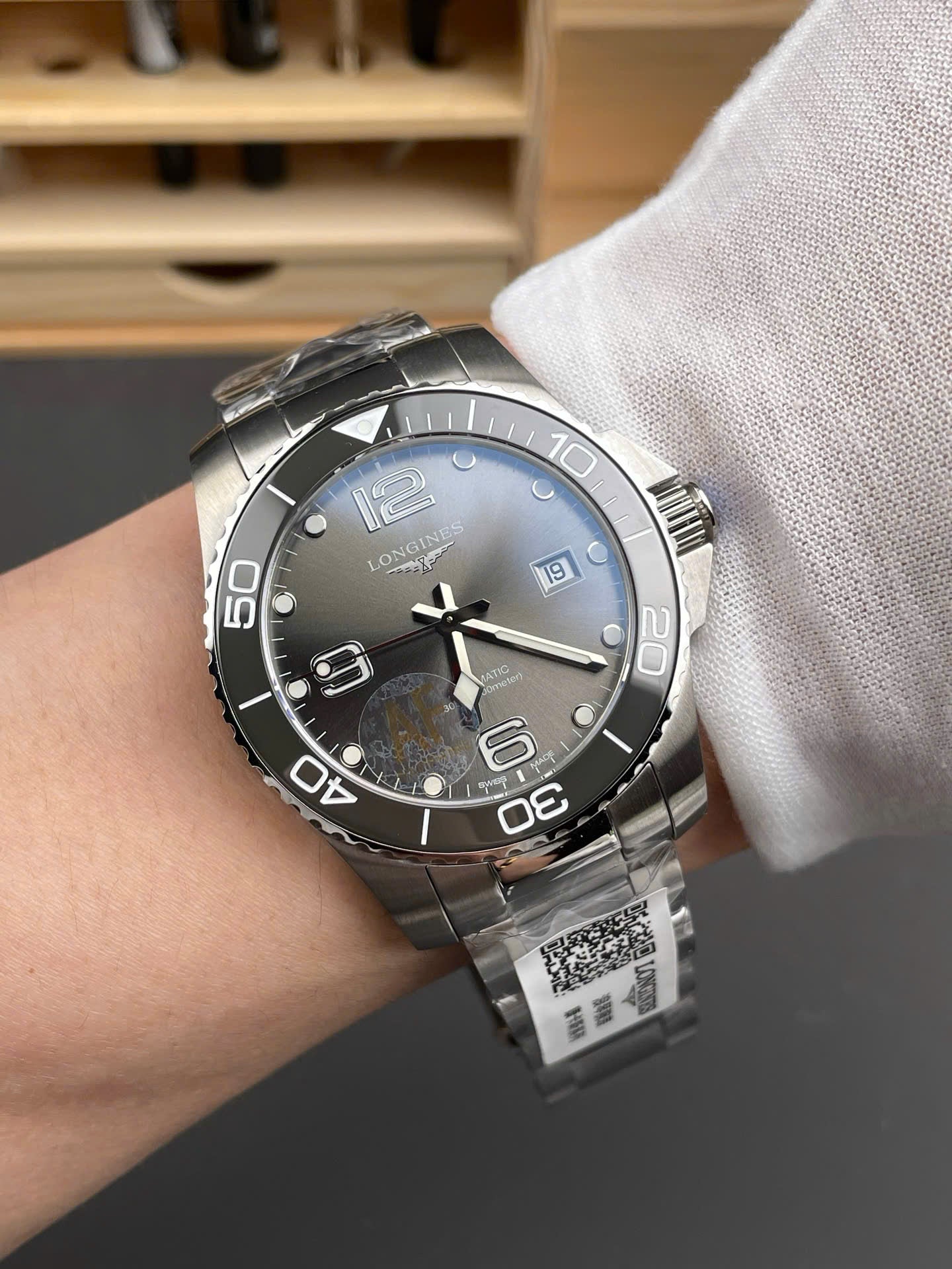 Longines Watch HydroConquest Gray Dial Automatic Swiss Movement 43mm - Image 9