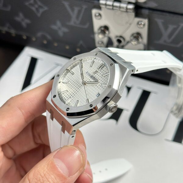 Audemars Piguet Royal Oak 15500 Watch White Dial 41mm - Image 7