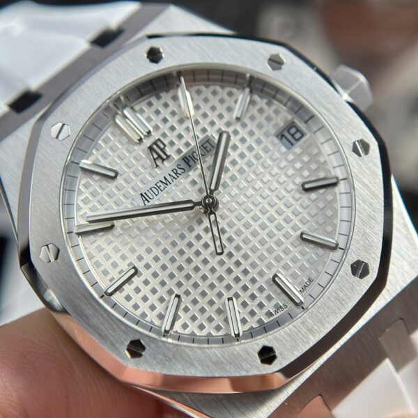 Audemars Piguet Royal Oak 15500 Watch White Dial 41mm - Image 4