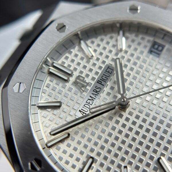 Audemars Piguet Royal Oak 15500 Watch White Dial 41mm - Image 5