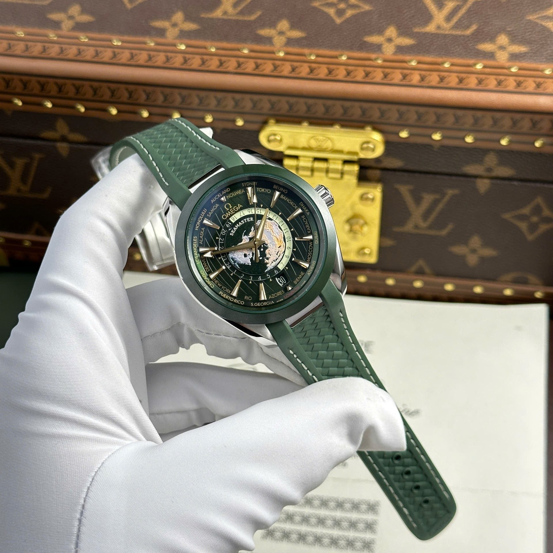 Omega Aqua Terra Worldtimer Watch Green Dial Rubber Strap 43mm