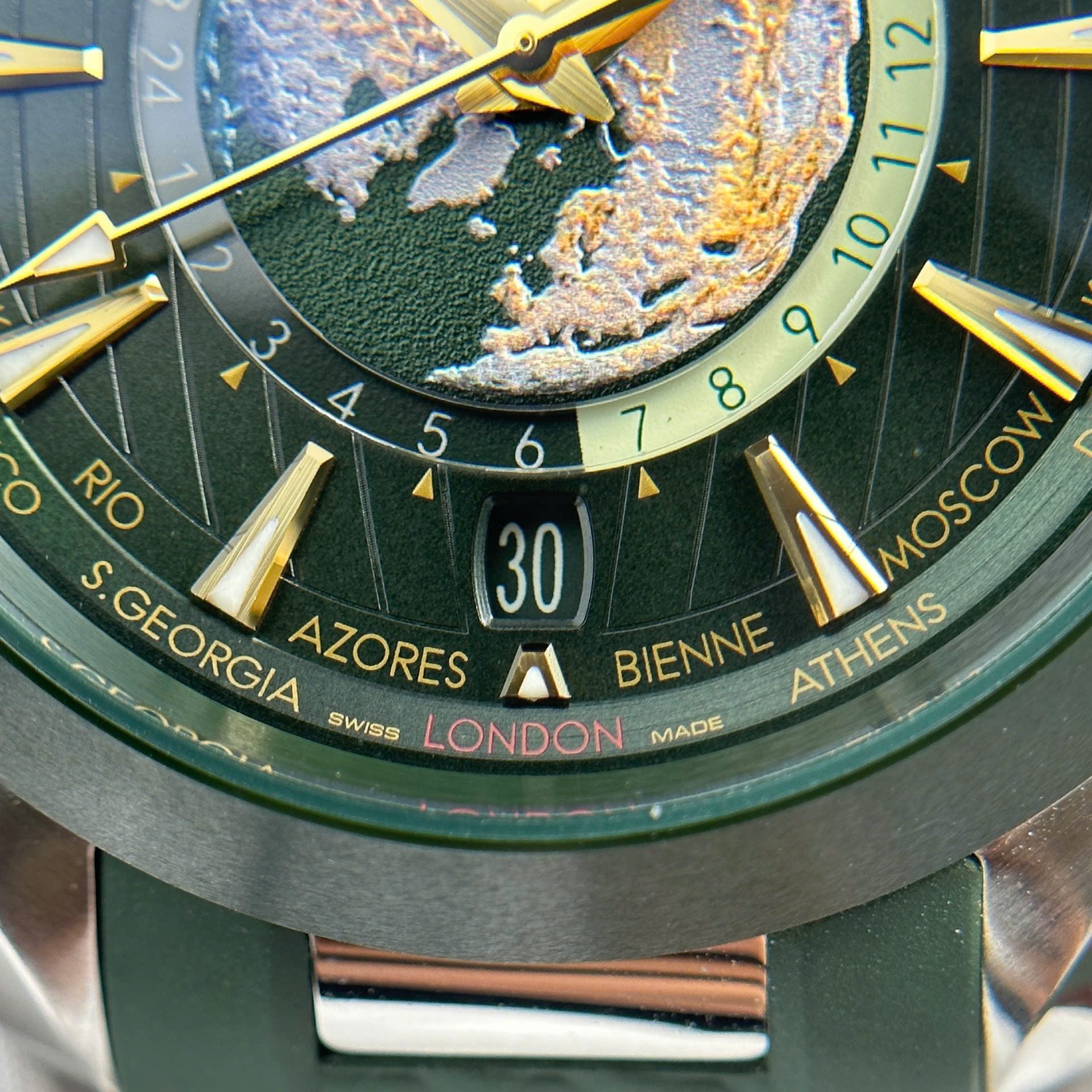 Omega Aqua Terra Worldtimer Watch Green Dial Rubber Strap 43mm - Image 9