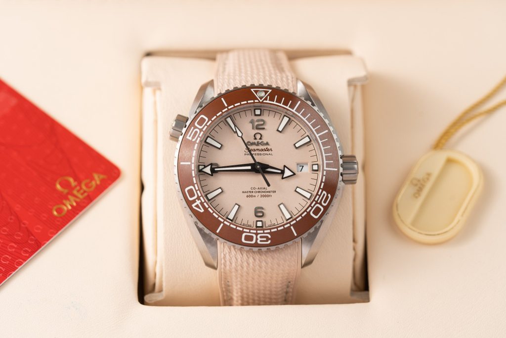 Omega Watch Planet Ocean 600M Dial Light Pink 43.5mm - Image 2