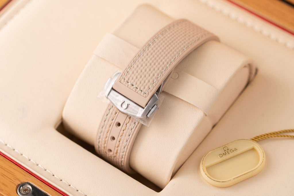 Omega Watch Planet Ocean 600M Dial Light Pink 43.5mm - Image 10