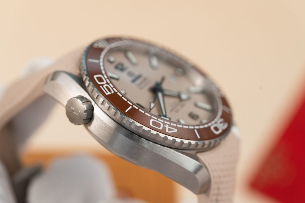 Omega Watch Planet Ocean 600M Dial Light Pink 43.5mm - Image 6