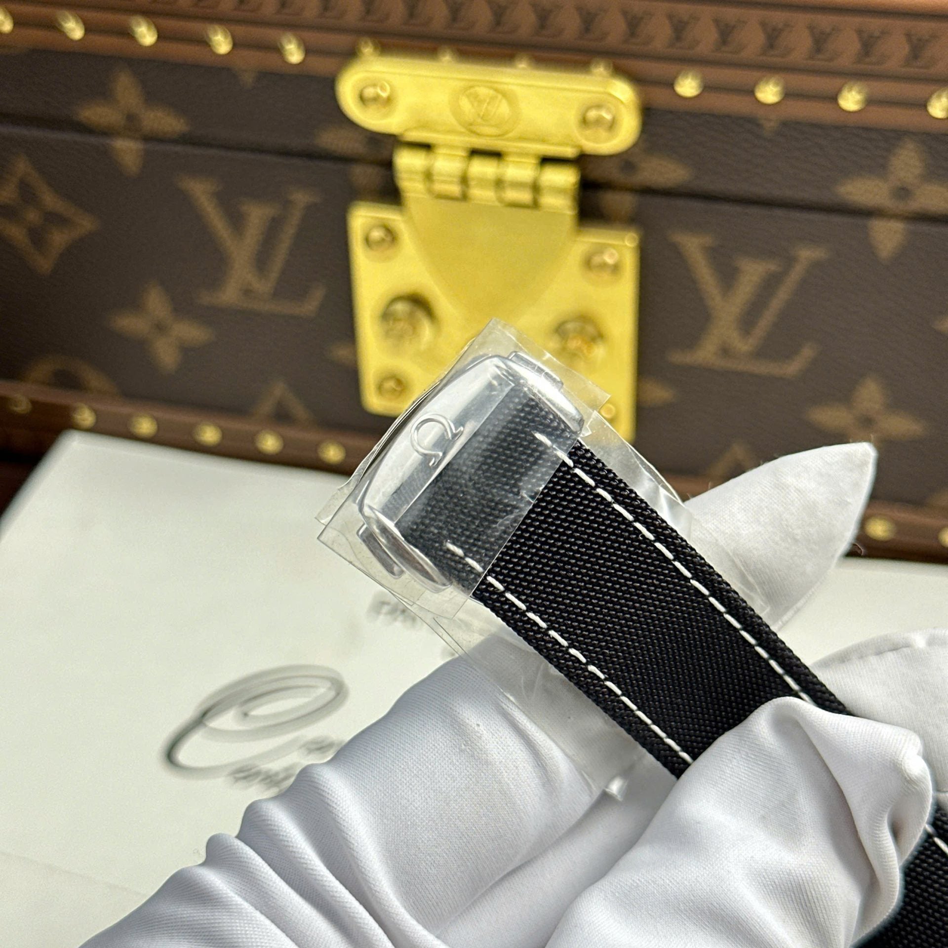 Omega Watch Speedmaster Apollo 13 Silver Snoopy Manual Winding 42mm - Image 9