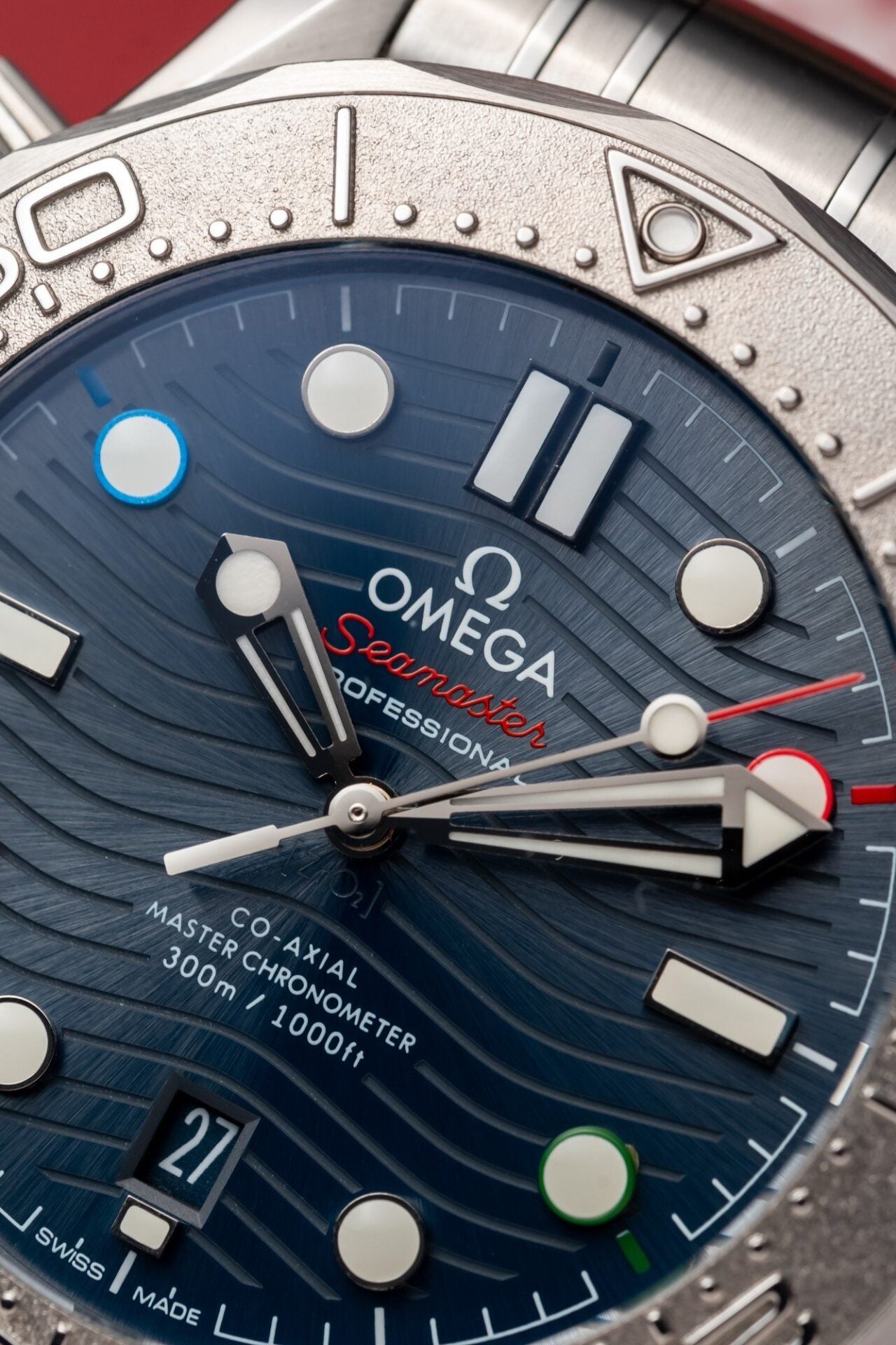 Omega Seamaster 007 Watch Blue Dial 41mm - Image 4