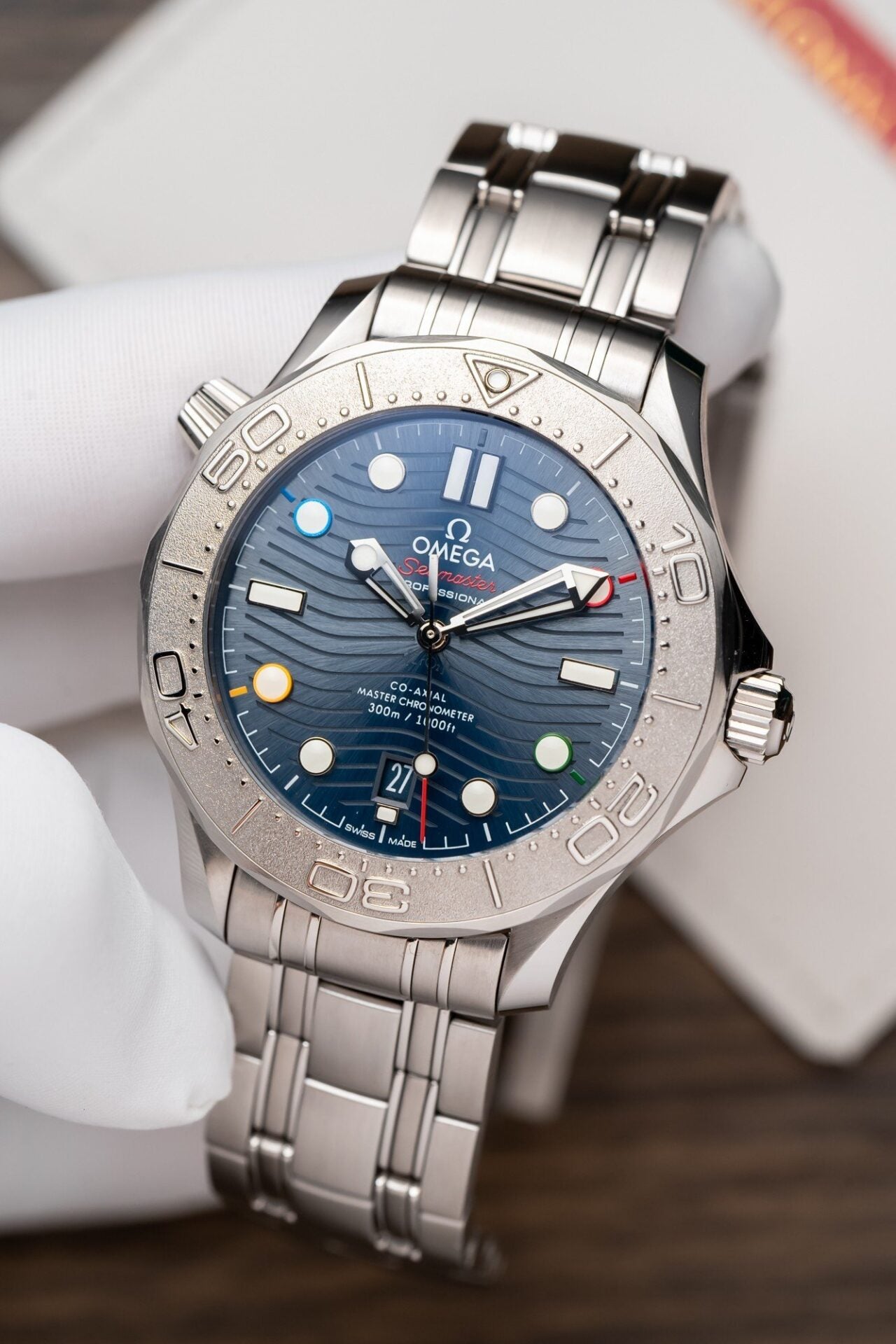 Omega Seamaster 007 Watch Blue Dial 41mm