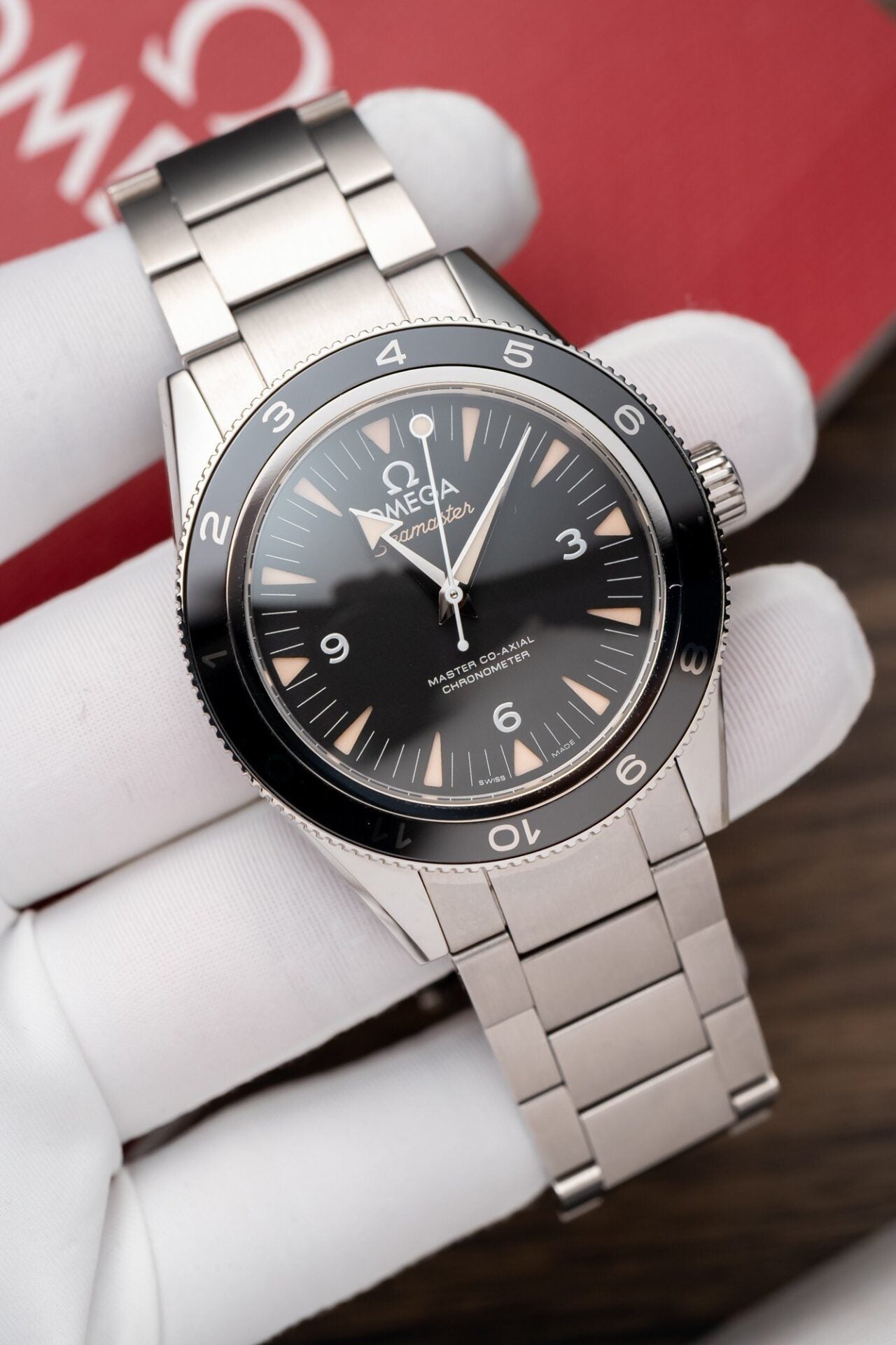 Omega Seamaster 007 Watch Black Dial 41mm
