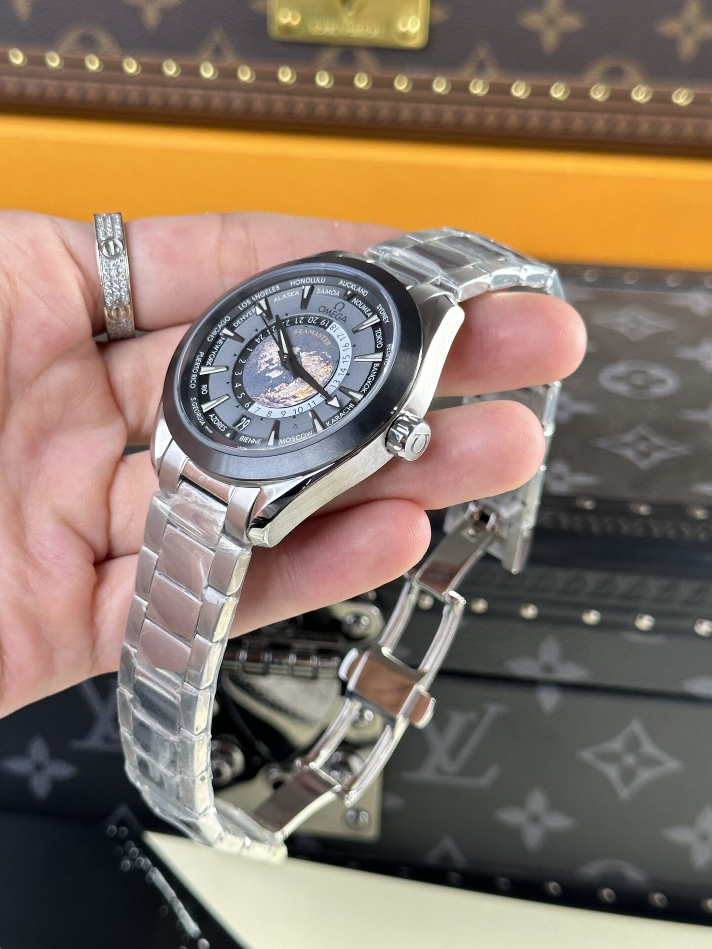 Omega Watch Seamaster Aqua Terra Gray Dial 43mm - Image 3