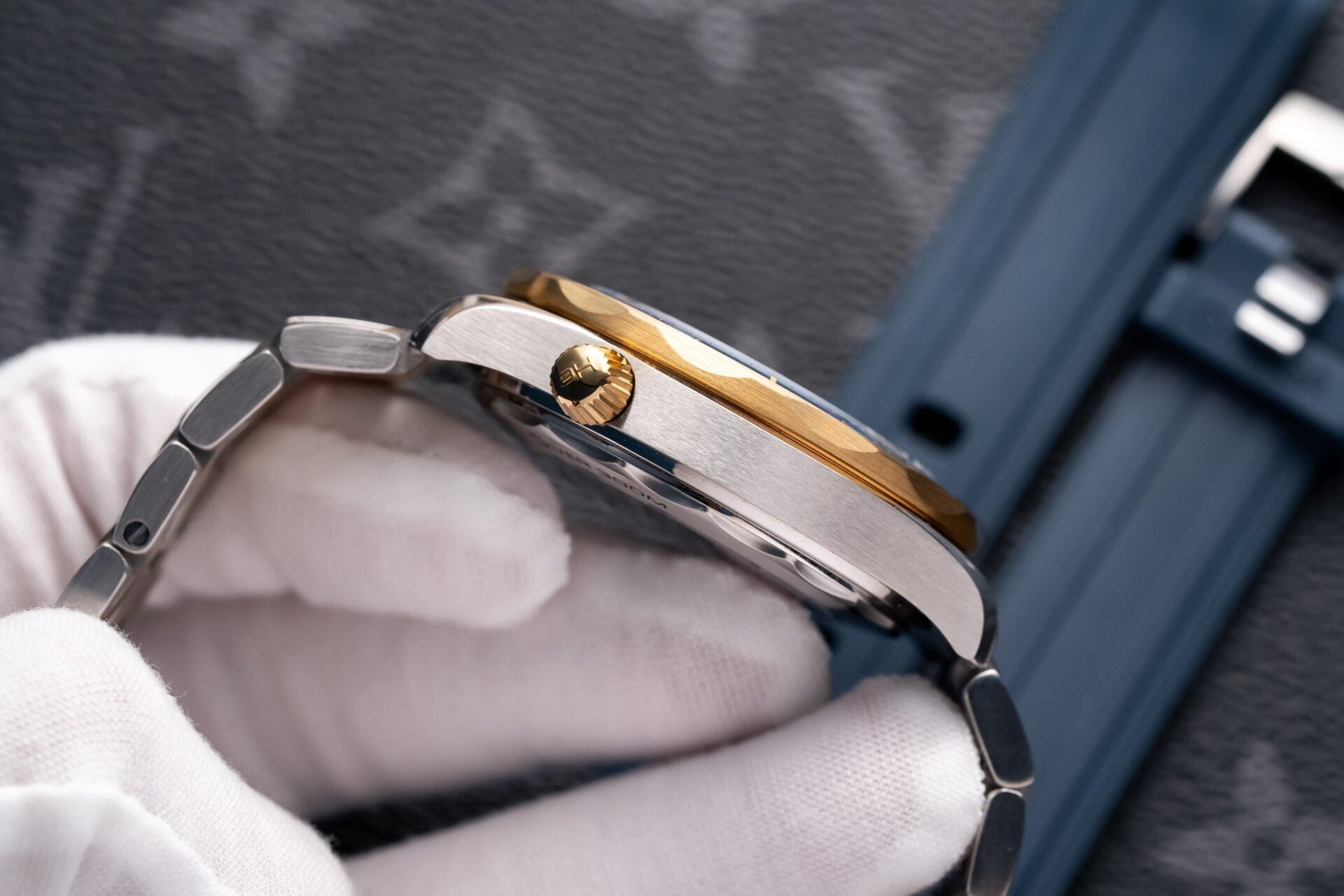 Omega Seamaster DemiGod Watch Blue Dial 42mm - Image 6