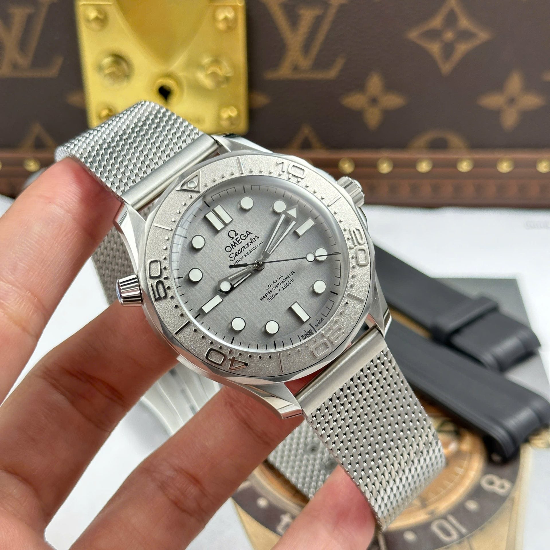 Omega Seamaster Diver 300m Watch Gray Dial 42mm - Image 3