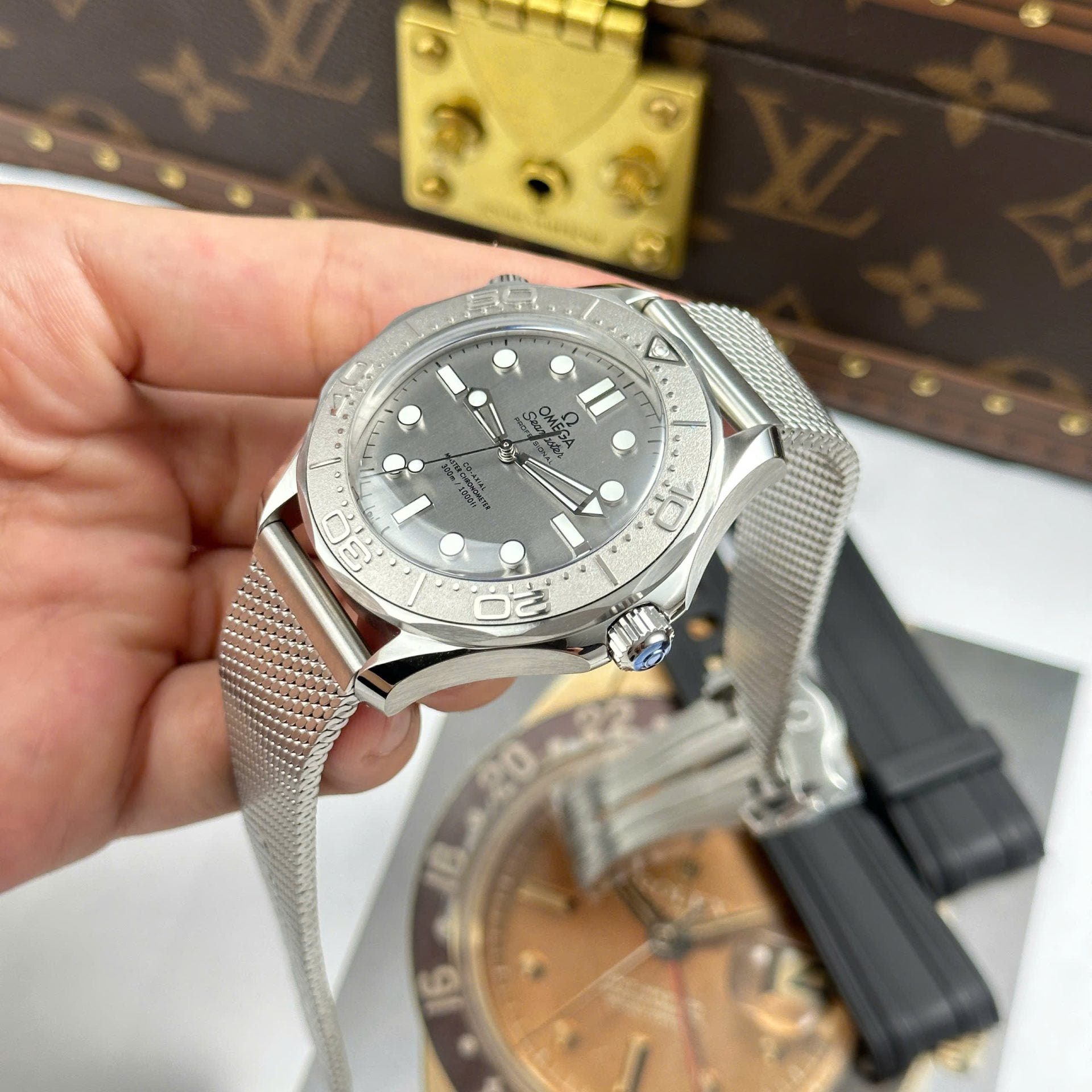 Omega Seamaster Diver 300m Watch Gray Dial 42mm - Image 7