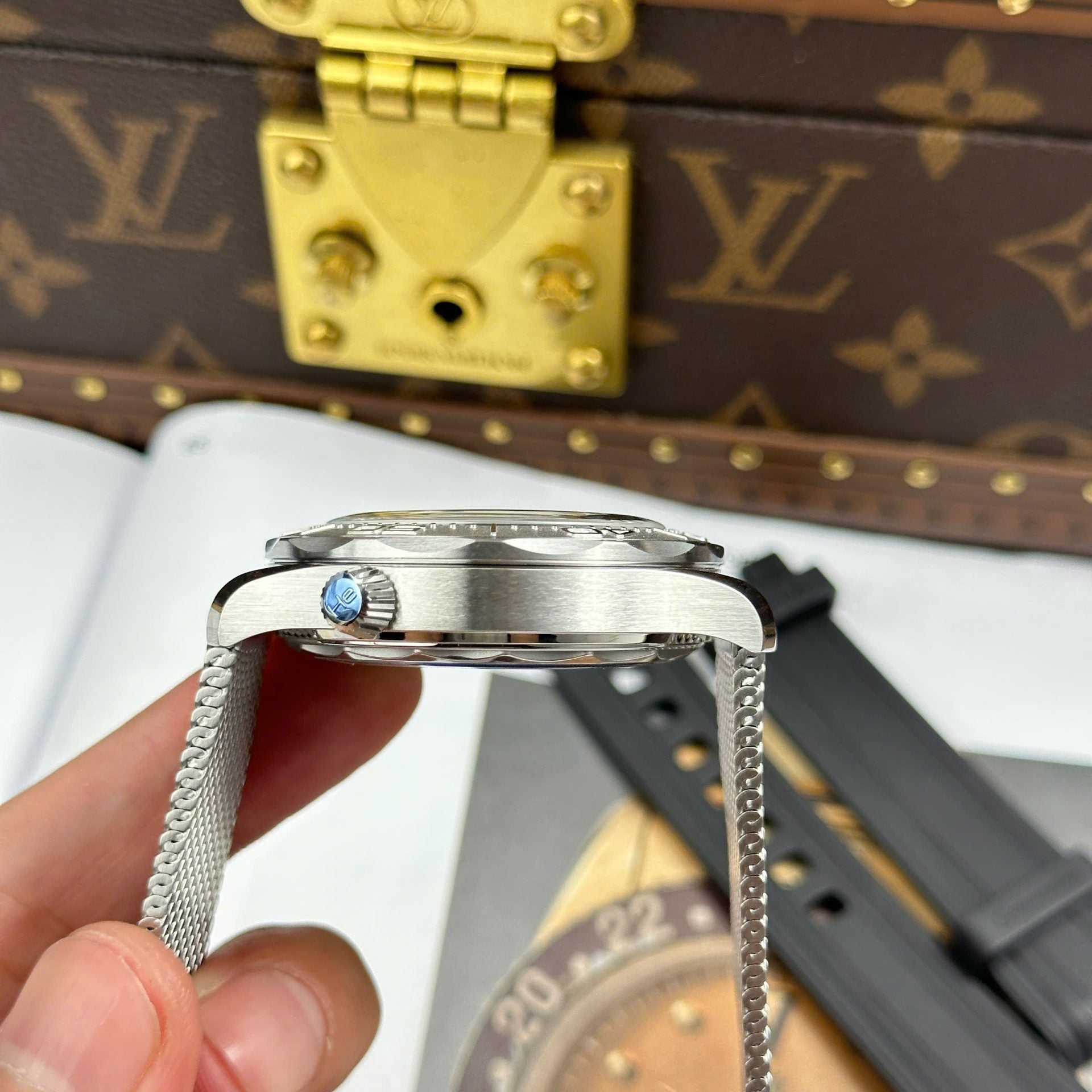 Omega Seamaster Diver 300m Watch Gray Dial 42mm - Image 9