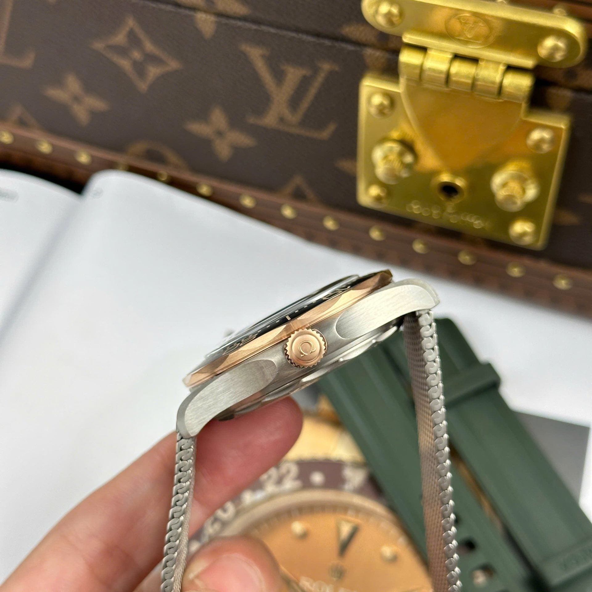 Omega Seamaster Driver 300 Watch Green Dial 42mm - Image 5