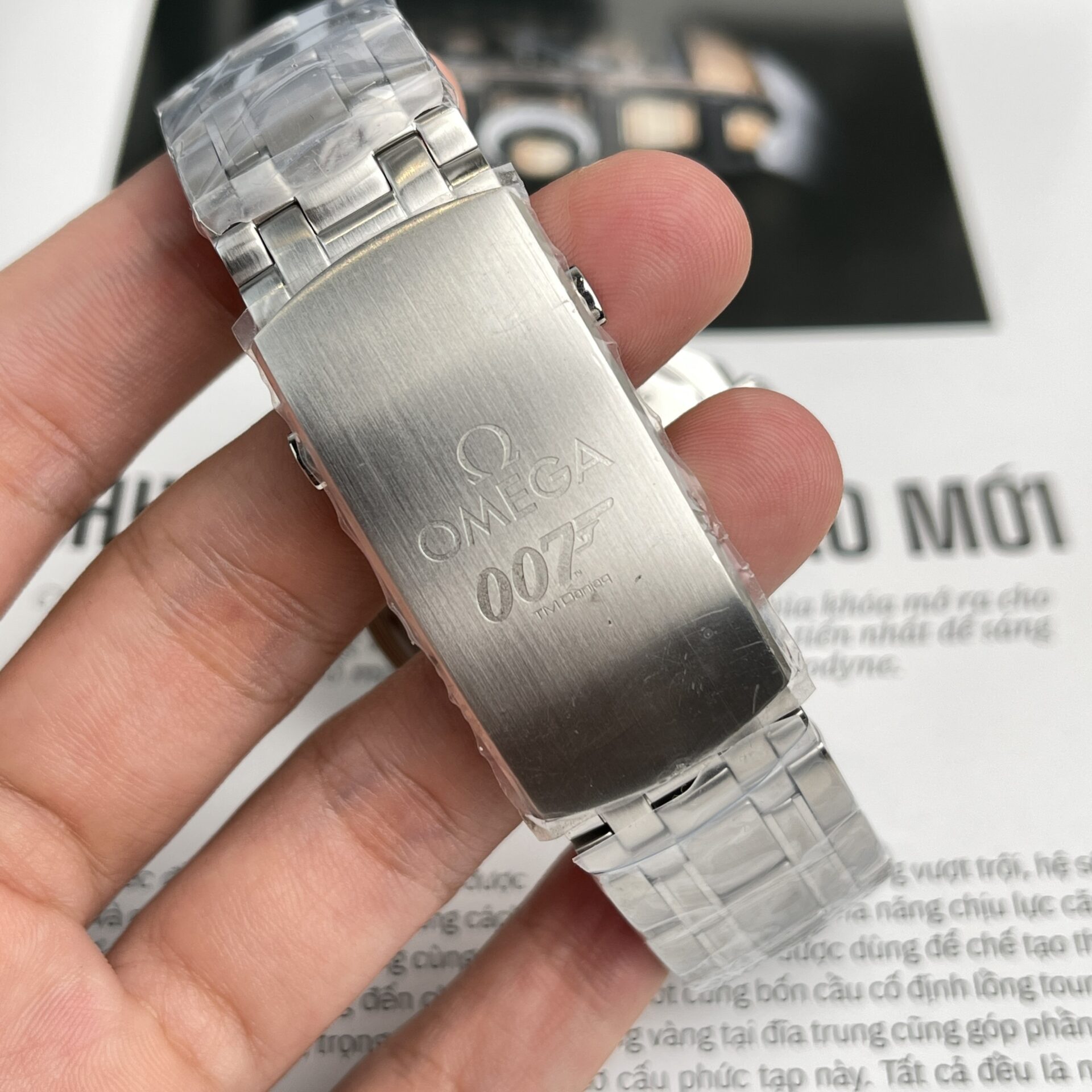 Omega Watch Seamaster James Bond 007 Black Dial 42mm - Image 8