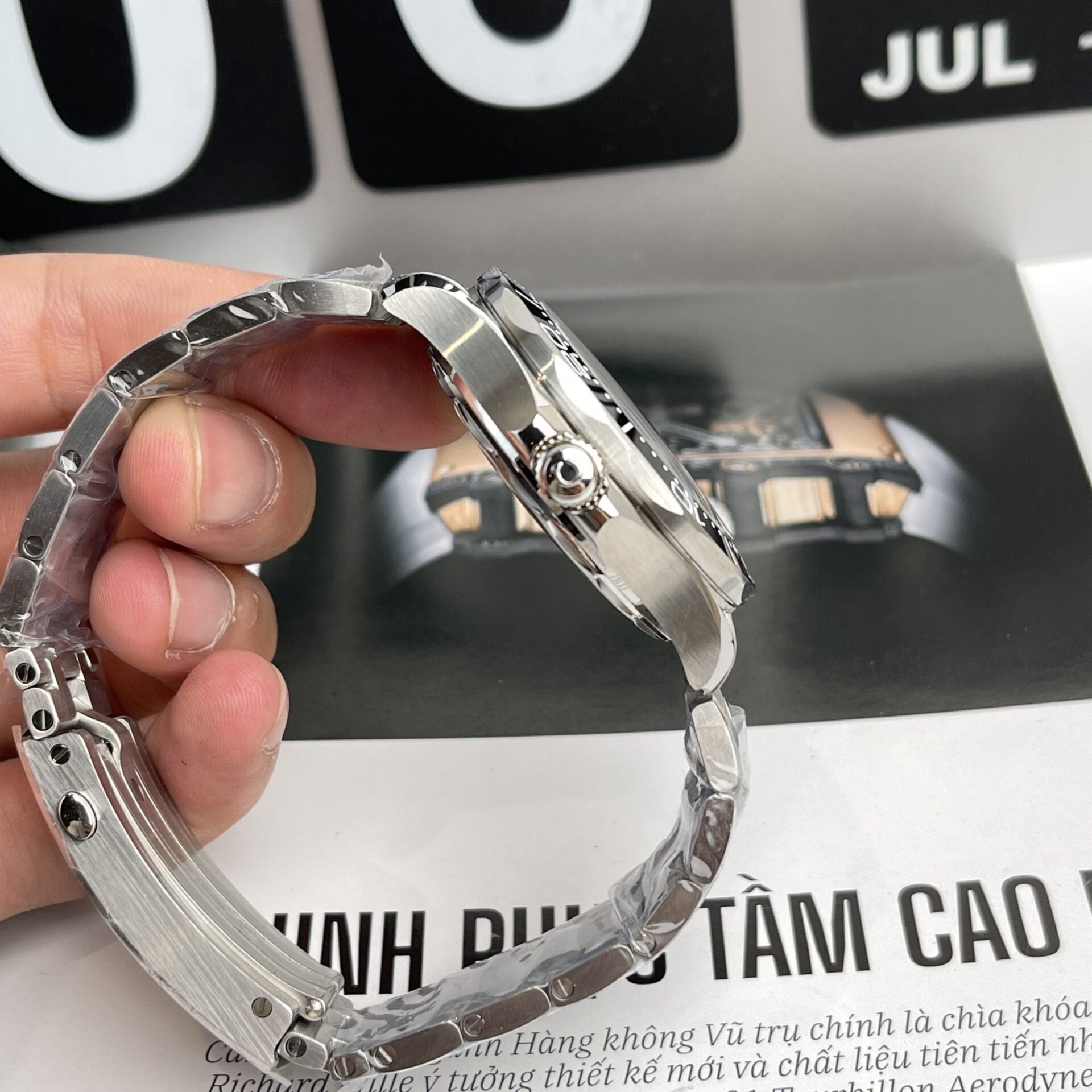 Omega Watch Seamaster James Bond 007 Black Dial 42mm - Image 5