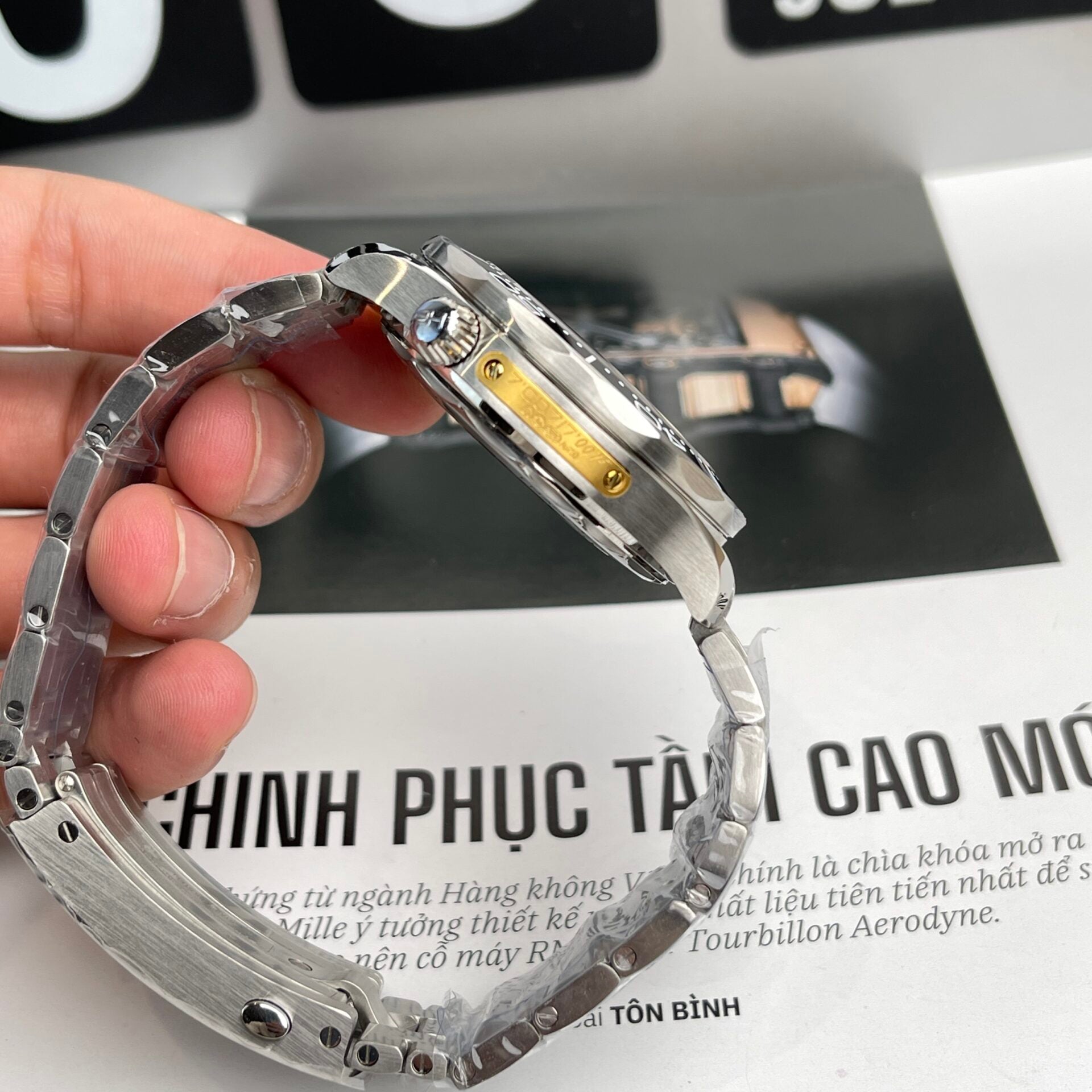 Omega Watch Seamaster James Bond 007 Black Dial 42mm - Image 4