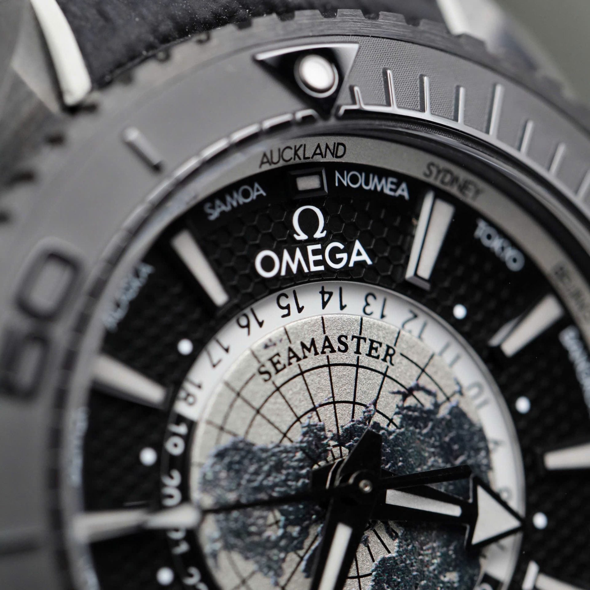 Omega Seamaster Planet Ocean Worldtimer Watch Black Ceramic 45.5mm - Image 5