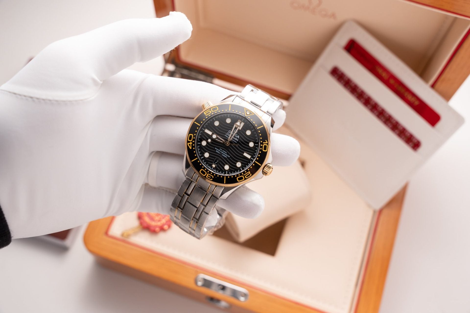 Omega Watch Seamaster Demi Gold Black Dial Demi Gold 42mm - Image 3