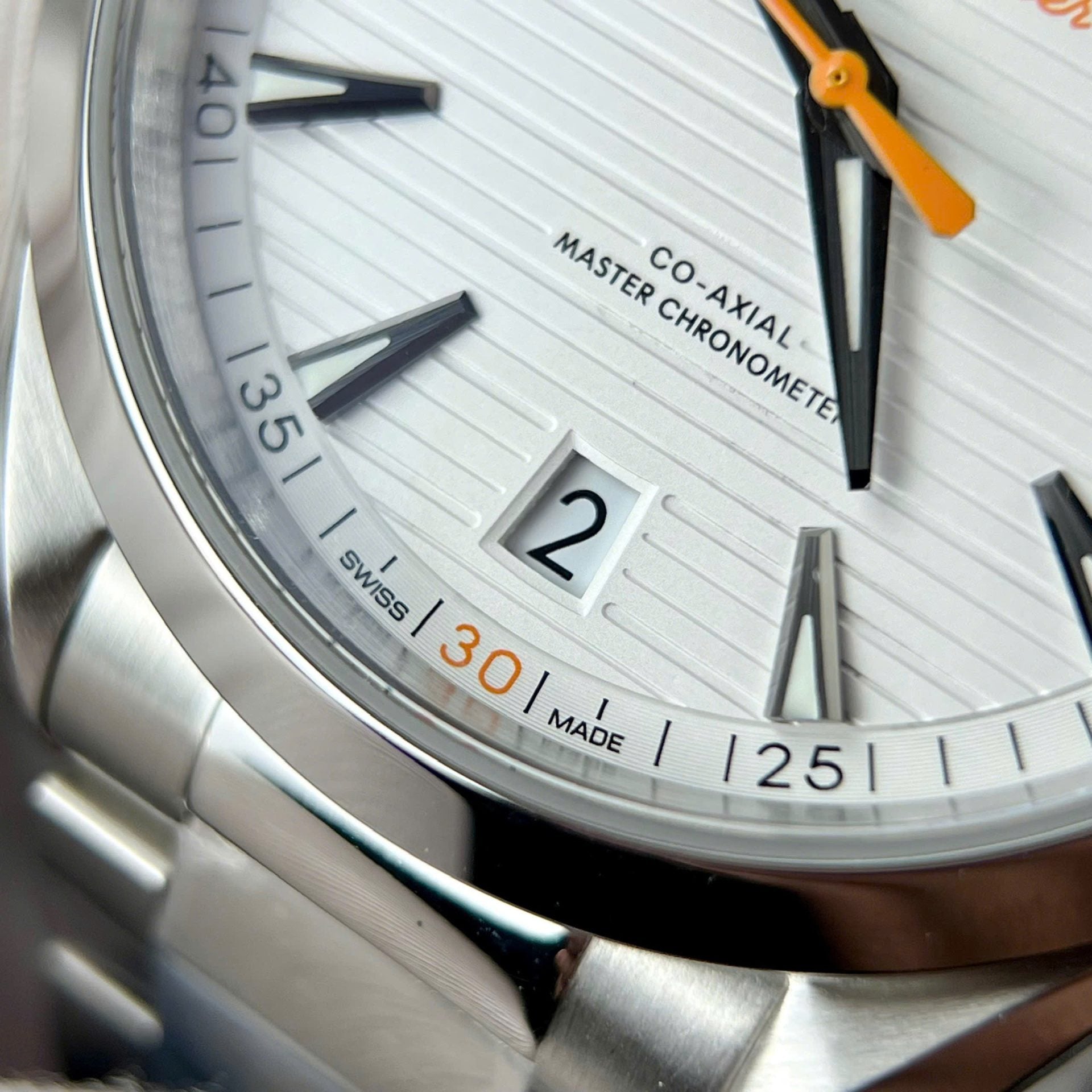 Omega Seamaster Watch White Dial 40mm - Image 4