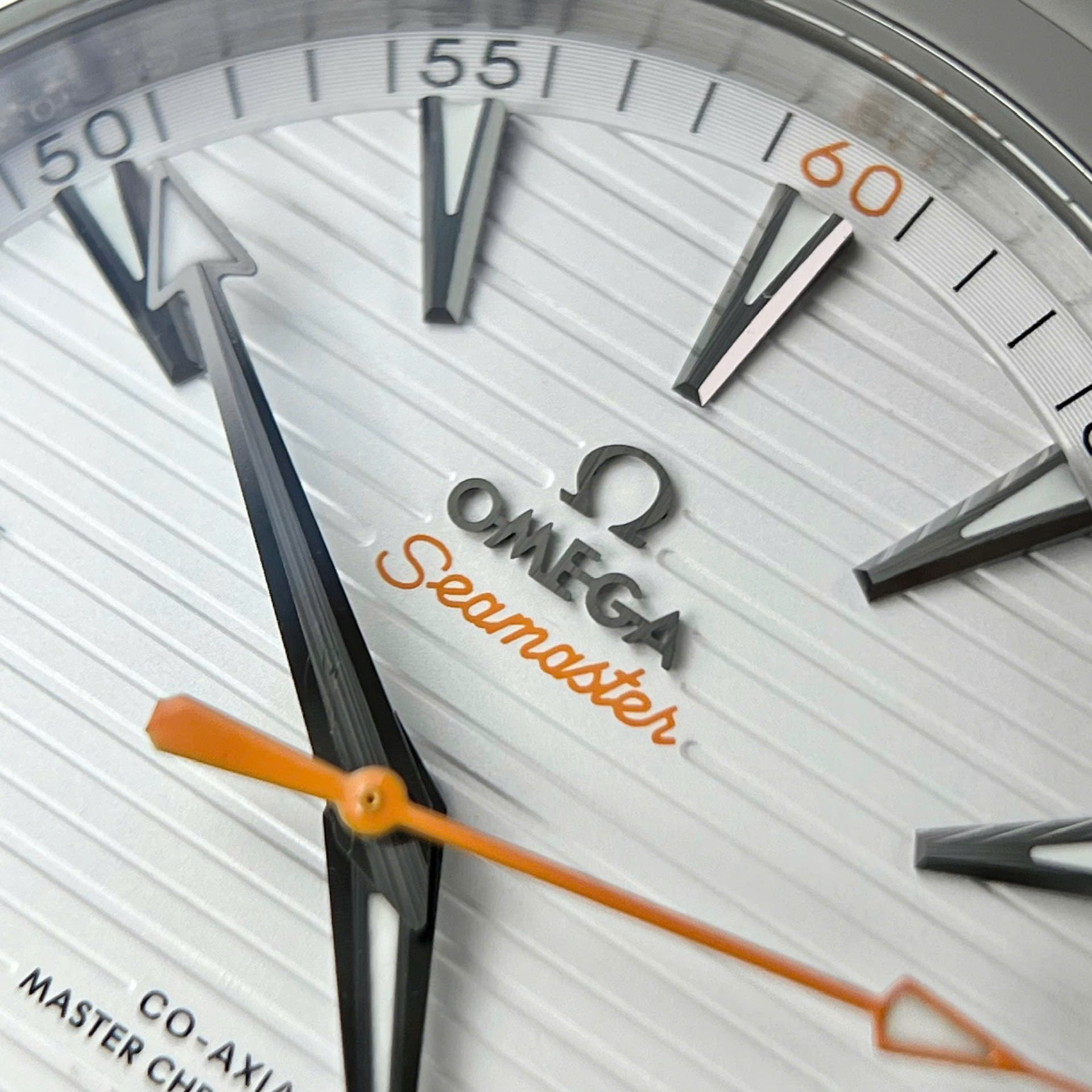 Omega Seamaster Watch White Dial 40mm - Image 5