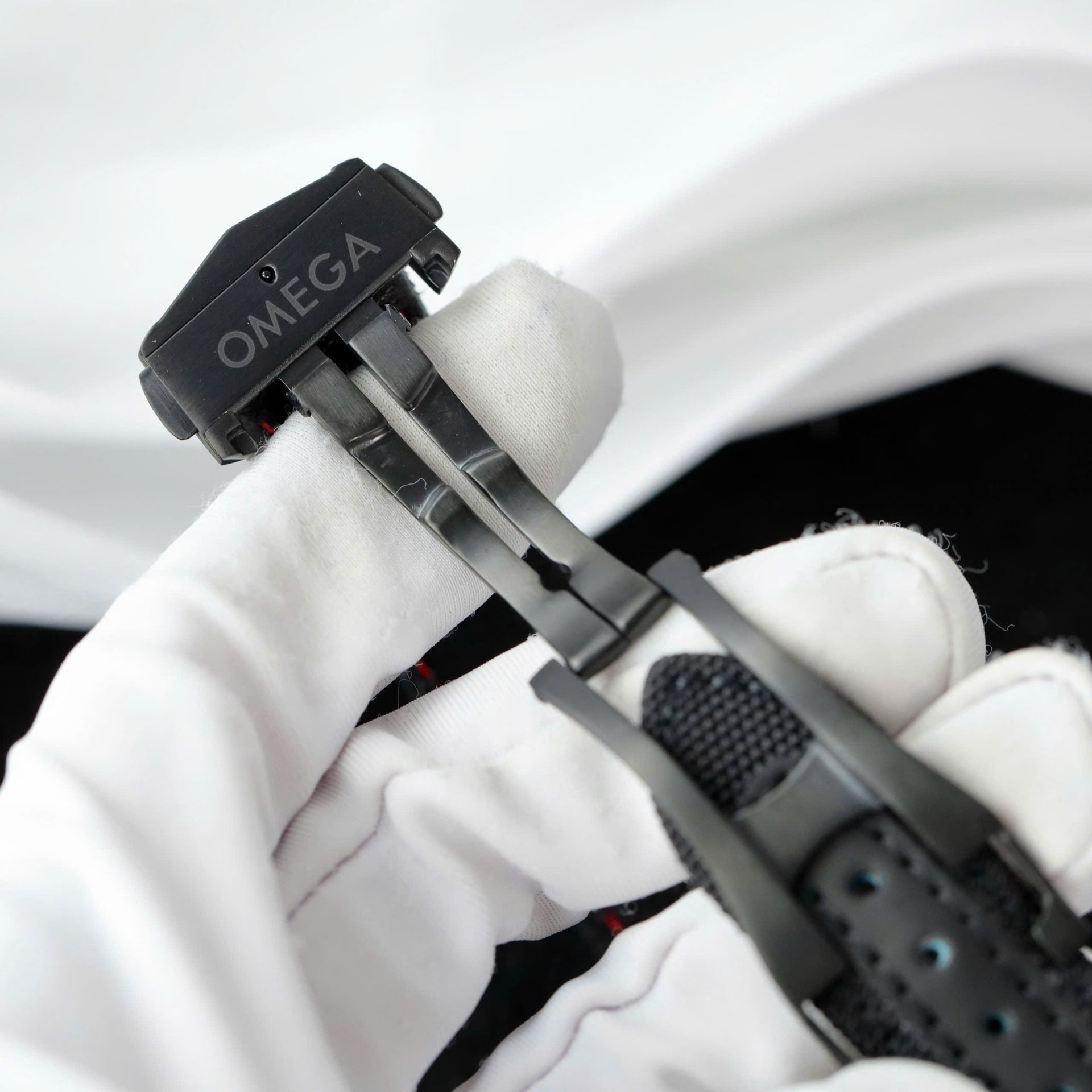 Omega Watch Speedmaster Black Ceramic 44mm - Image 9