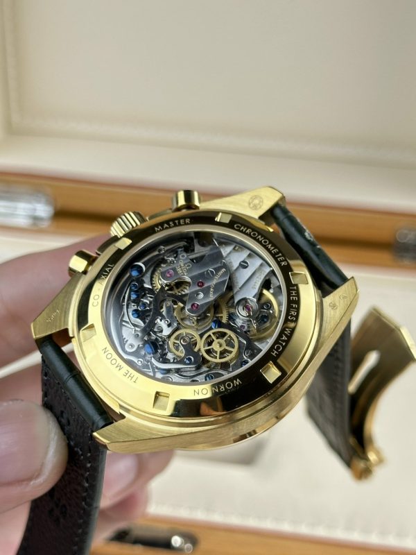 Omega Speedmaster Moonwatch Watch Green Dial 44mm - Image 8