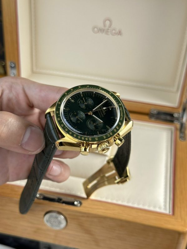 Omega Speedmaster Moonwatch Watch Green Dial 44mm - Image 4