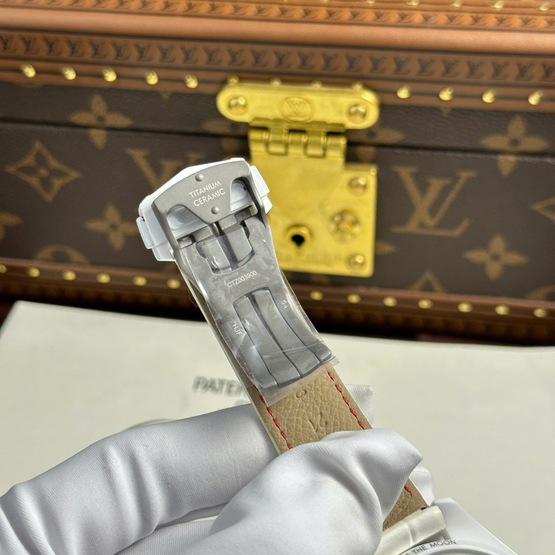 Omega Speedmaster White Side of The Moon White Ceramic Watch 44mm - Image 12