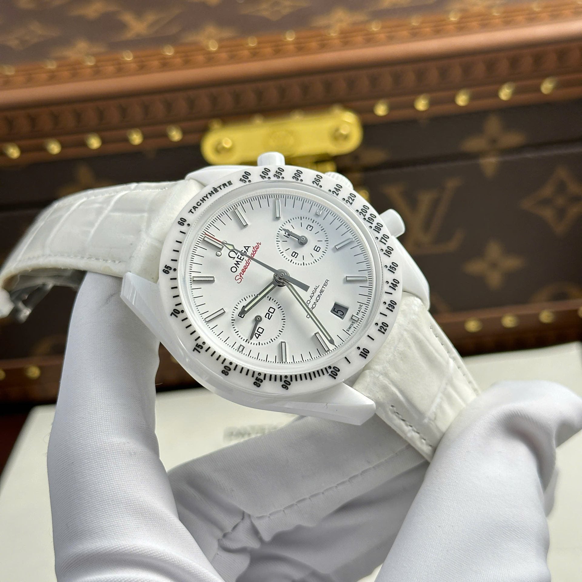 Omega Speedmaster White Side of The Moon White Ceramic Watch 44mm - Image 4