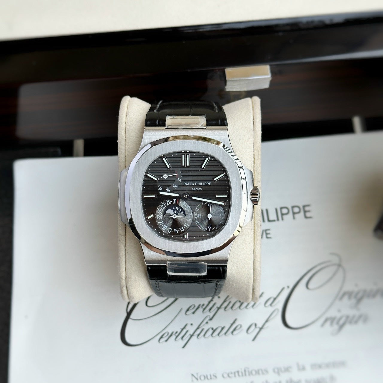 Patek Philippe 5712 Watch Grey Dial 40mm - Image 2
