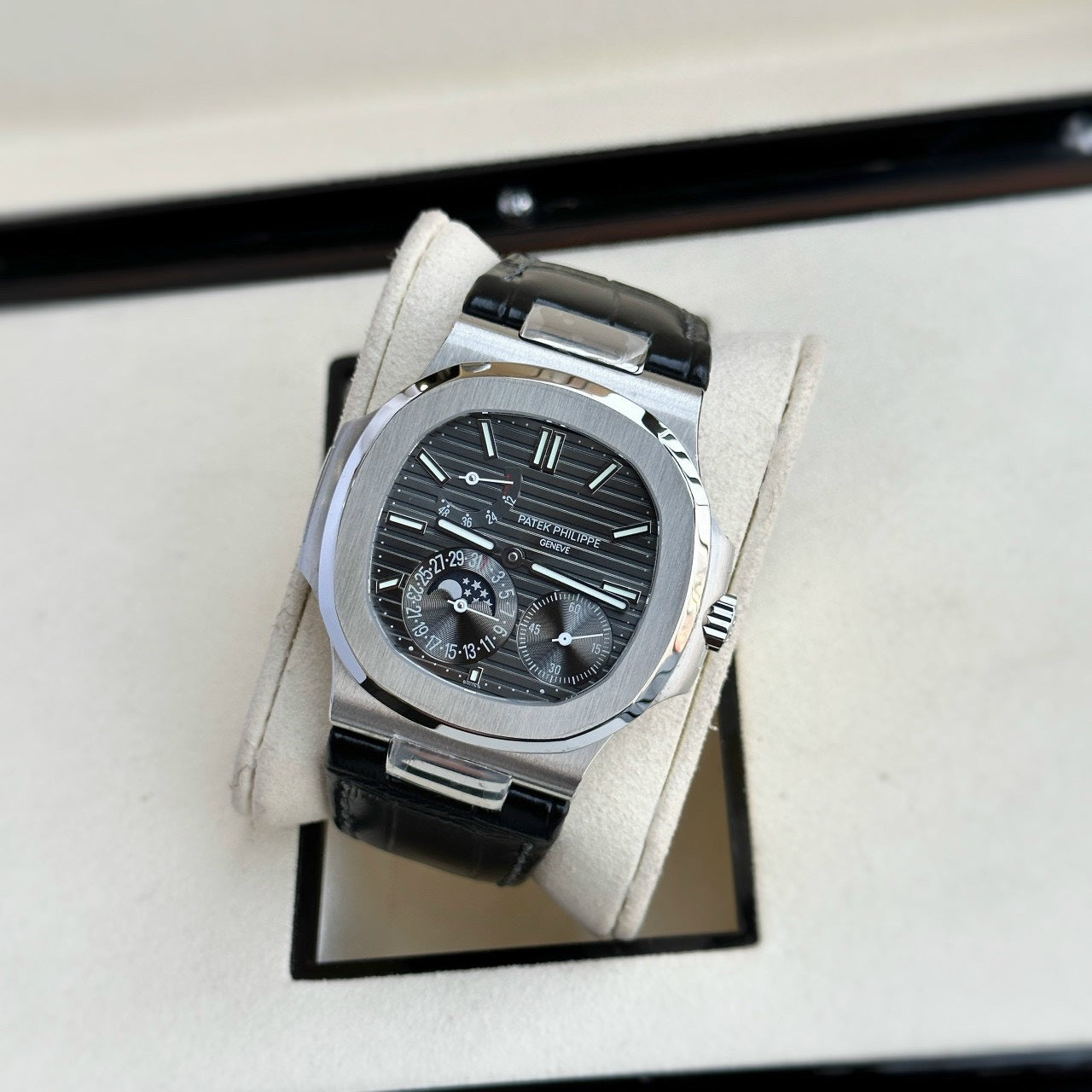 Patek Philippe 5712 Watch Grey Dial 40mm - Image 3