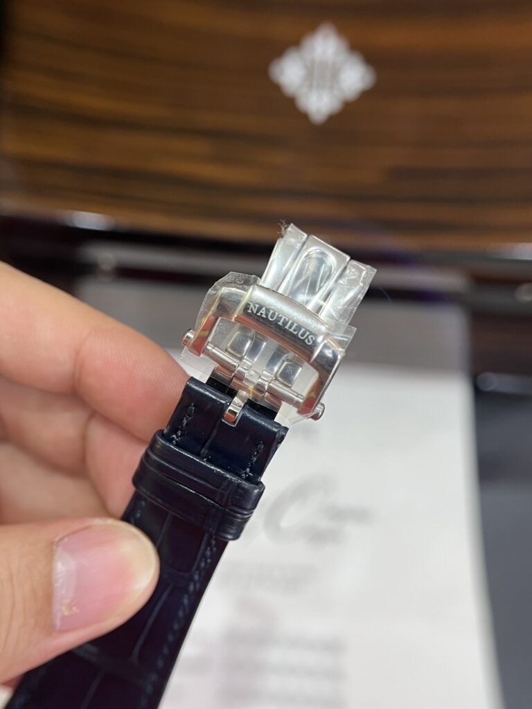 Đồng Hồ Patek Philippe 5726G Dây Da Màu Xanh GRF 40 (7)