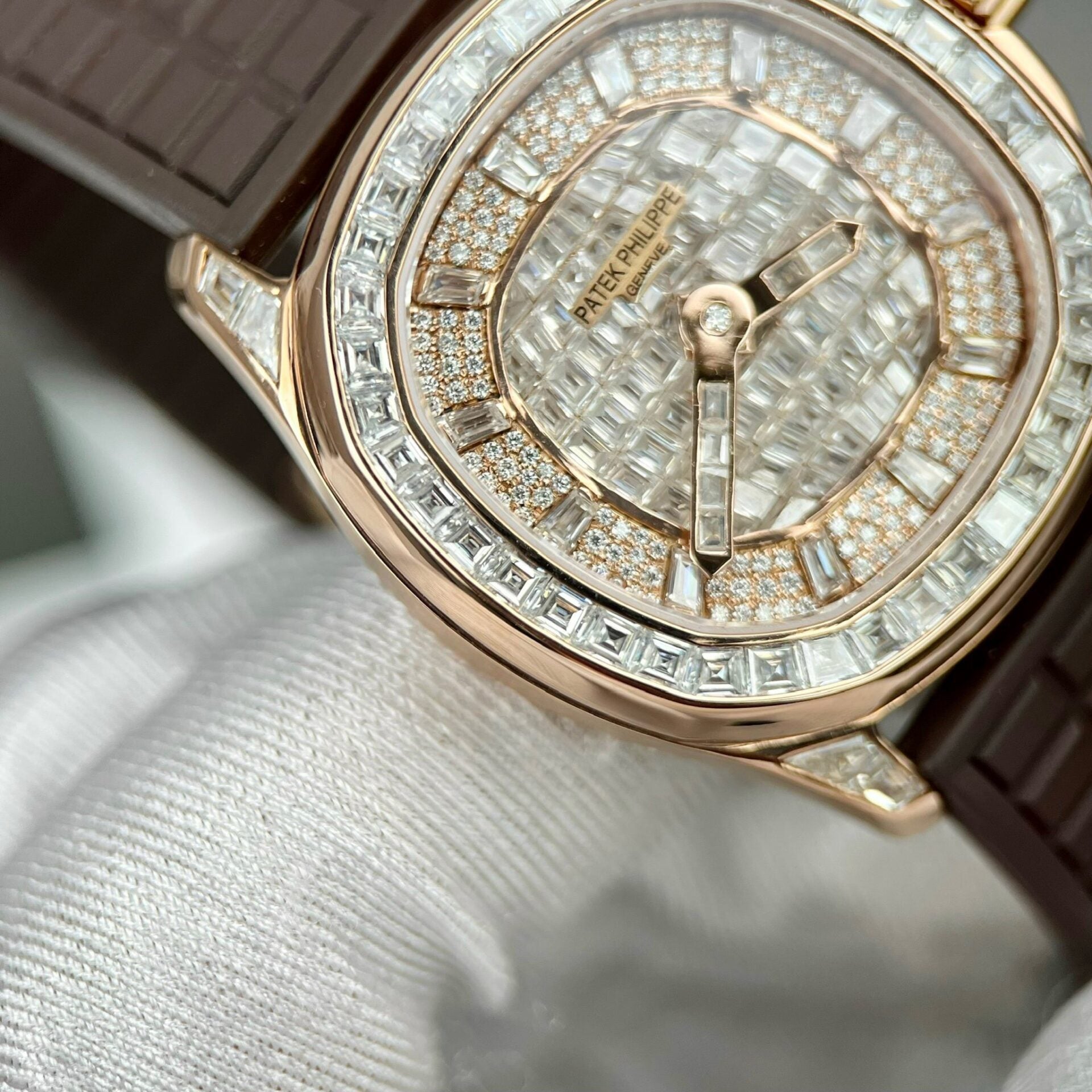 Patek Philippe Aquanaut 5062 Watch Gold Wrapped Moissanite 35.6mm - Image 4