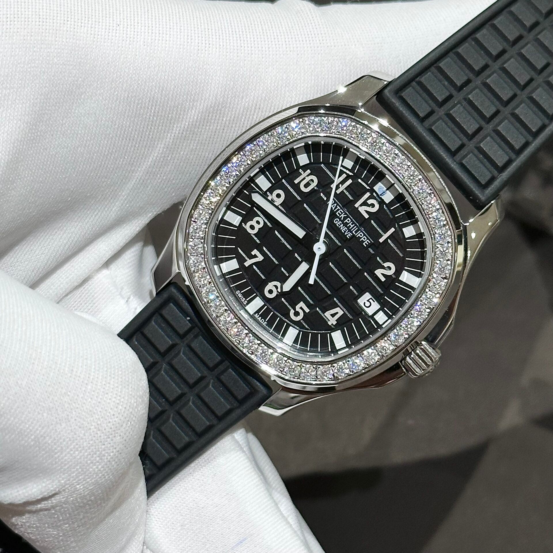 Patek Philippe Aquanaut 5067A Watch Moissanite Diamond Black 35.6mm - Image 4