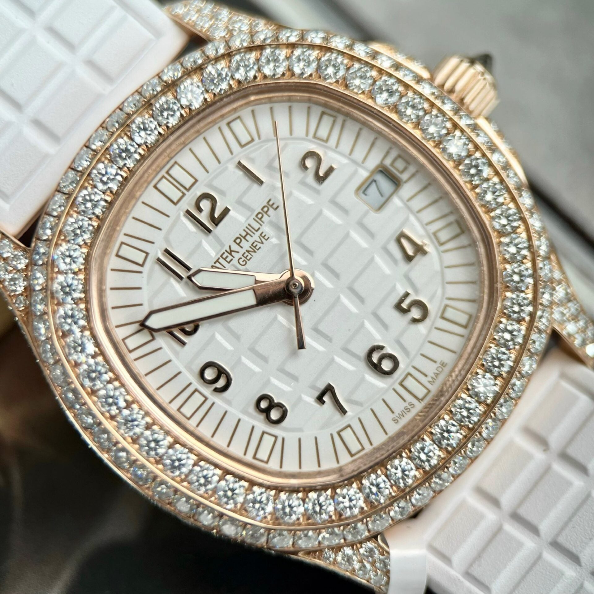 Patek Philippe Aquanaut 5069R With Moissanite Watch 35.2mm - Image 5