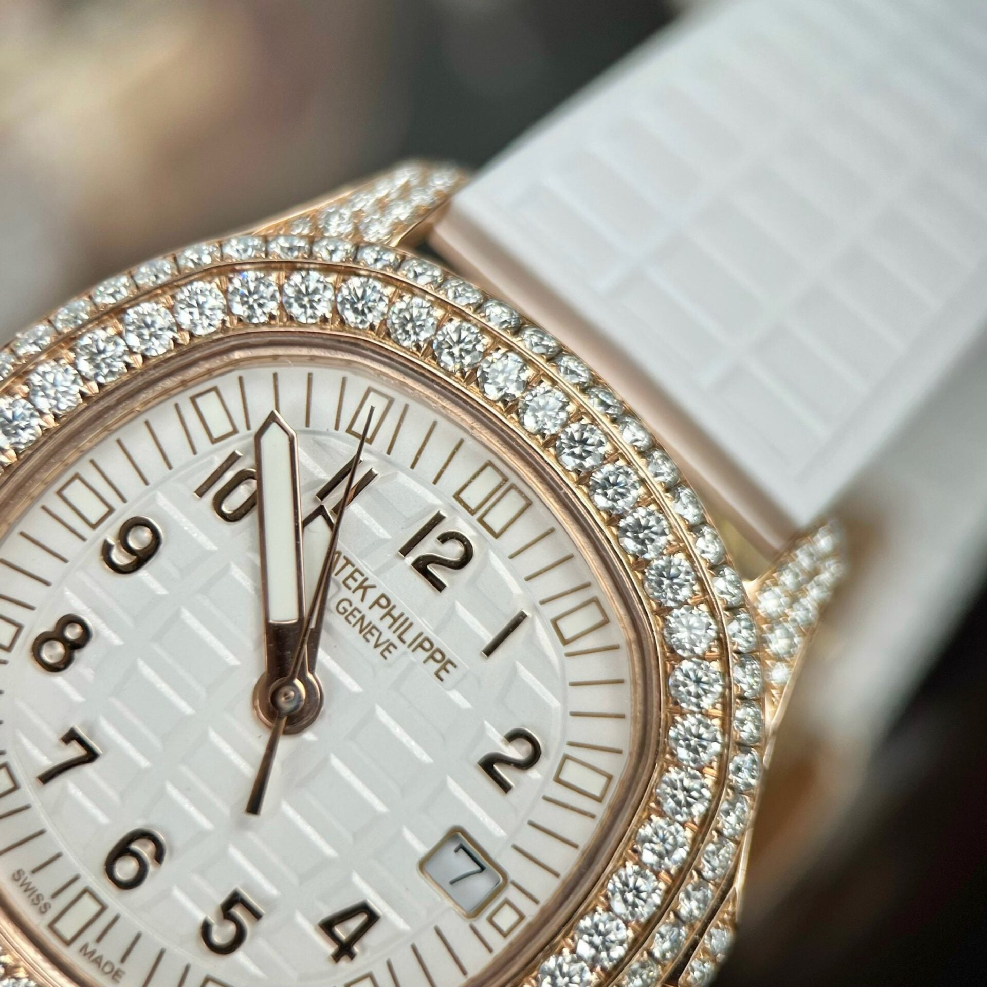 Patek Philippe Aquanaut 5069R With Moissanite Watch 35.2mm - Image 4