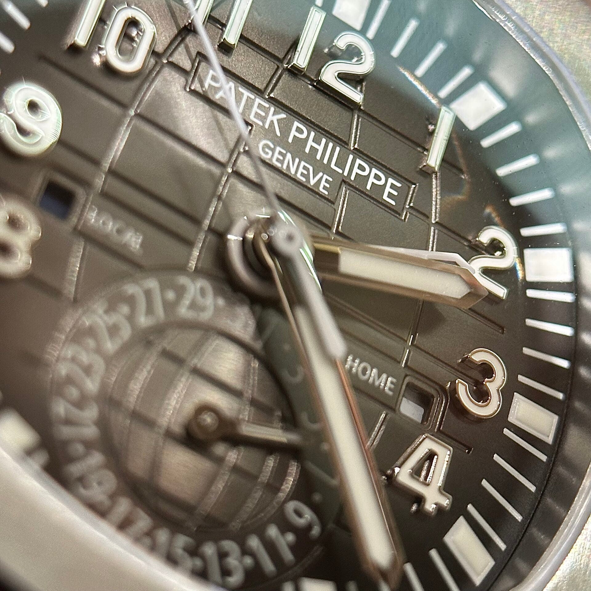 Patek Philippe Aquanaut 5164A Watch Gray Dial 40.8mm - Image 6