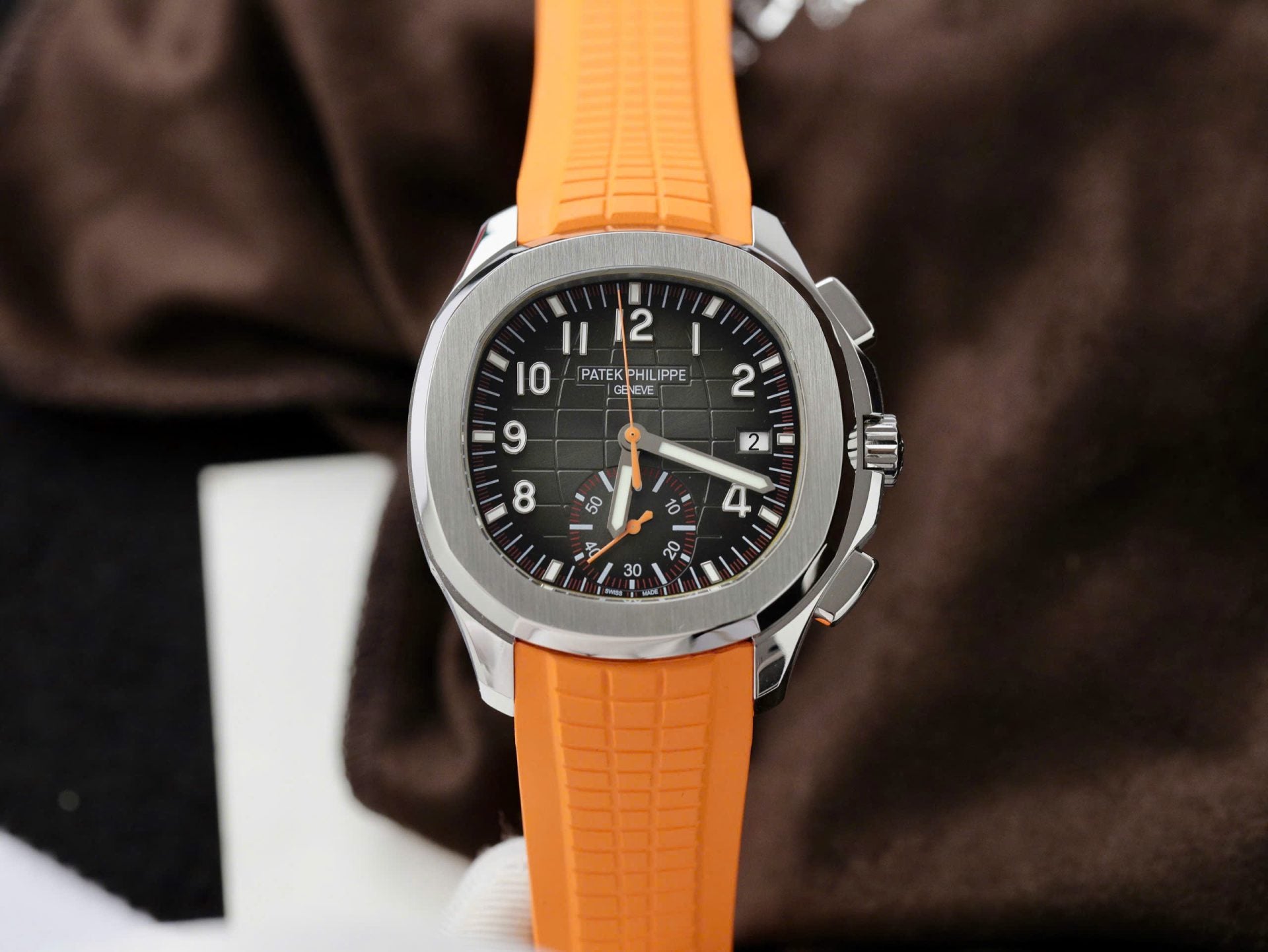 Patek Philippe Aquanaut 5968A Watch Orange Rubber Strap 42.2mm - Image 2