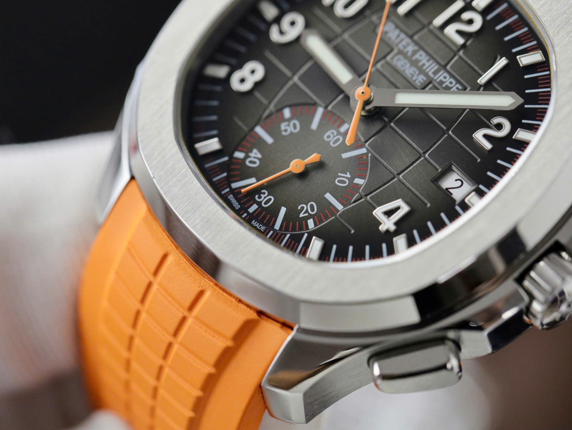 Patek Philippe Aquanaut 5968A Watch Orange Rubber Strap 42.2mm - Image 6
