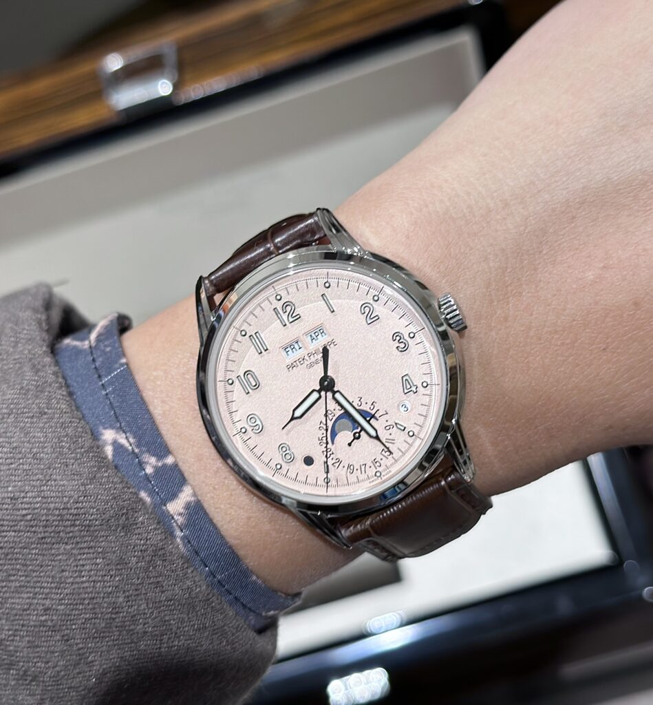 Đồng Hồ Patek Philippe Complications 5320G Mặt Hồng 40mm (1)