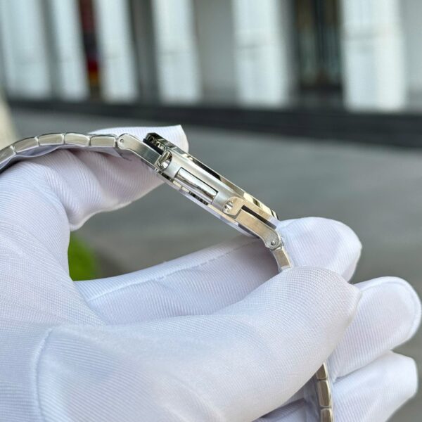 Patek Philippe Nautilus 5711 Watch White Dial Metal Wire 40mm - Image 6