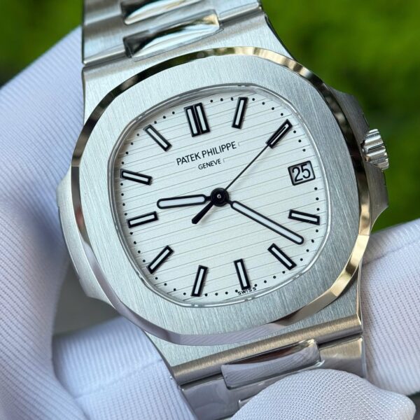 Patek Philippe Nautilus 5711 Watch White Dial Metal Wire 40mm - Image 3