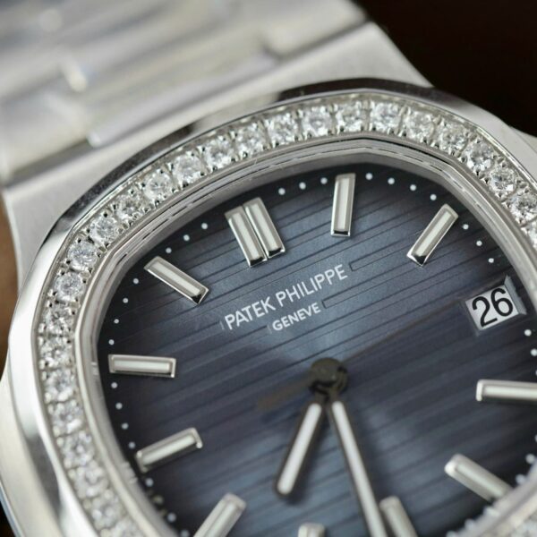 Patek Philippe Nautilus 5711 Blue Dial Watch Diamonds Natual 40mm - Image 3