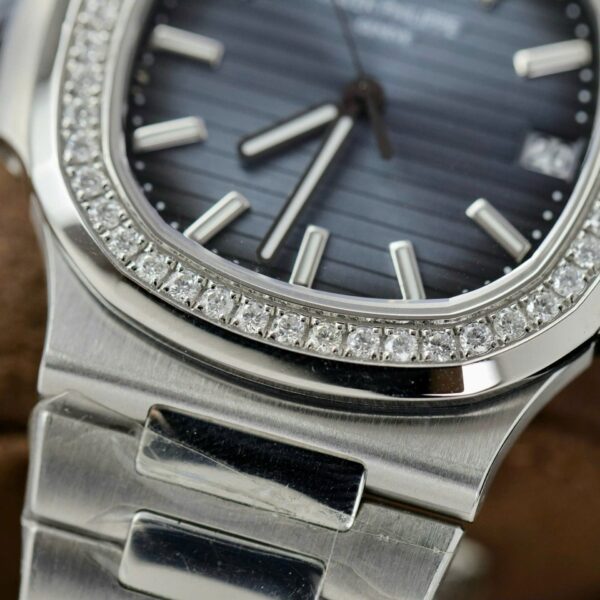 Patek Philippe Nautilus 5711 Blue Dial Watch Diamonds Natual 40mm - Image 5